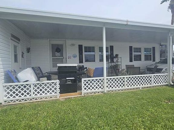 2nd image of 401 Harmony Ln