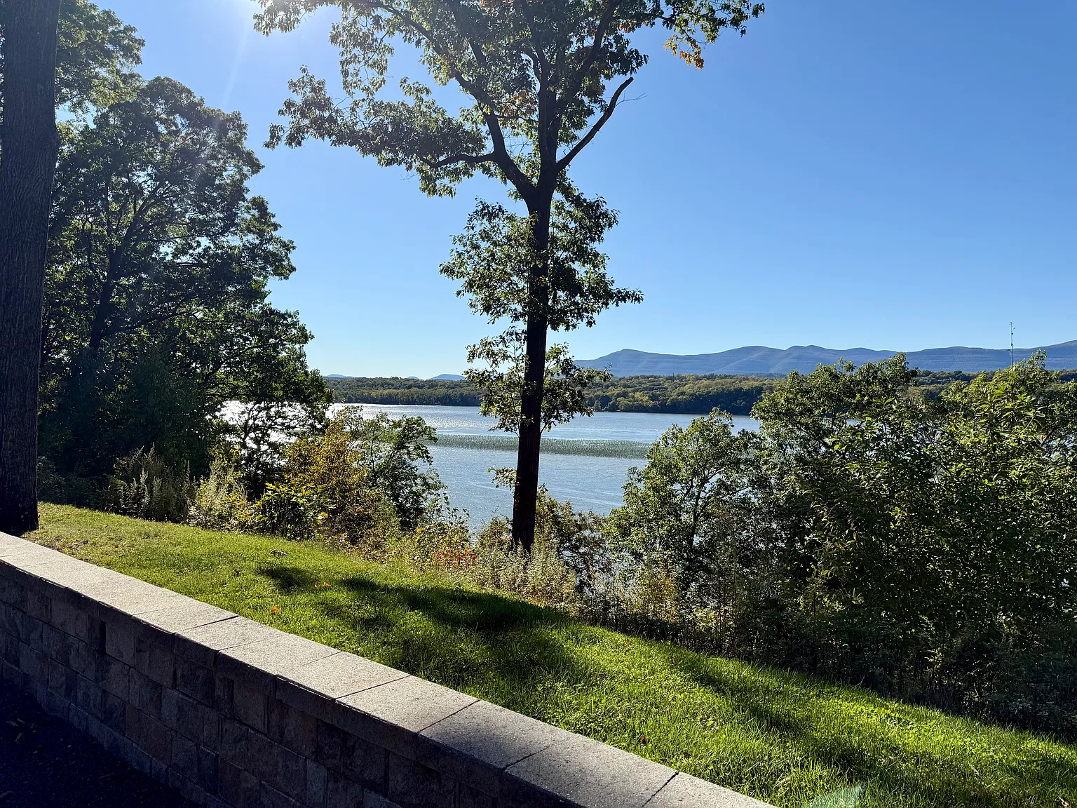 4 bed, 2800 sqft, $10,500 — Photo 3