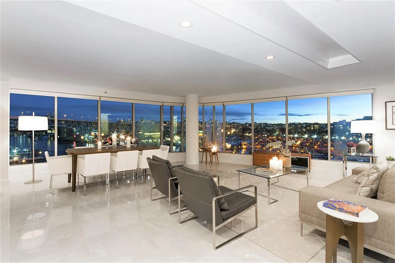 1012 Beach Ave #701 photo 1