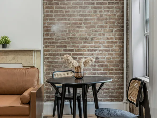 405 West 46th Street image 5 of 15