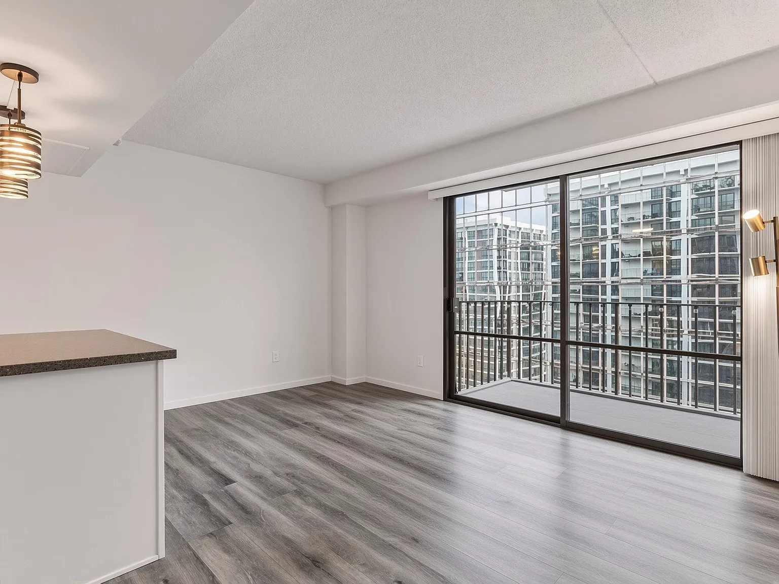 2 bed, 624 sqft, $3,150 — Photo 2
