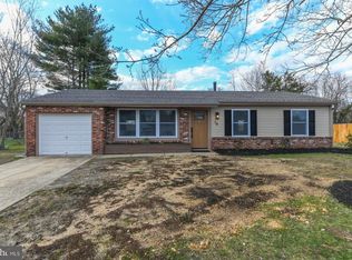 10 Ivy Ln, Sicklerville, NJ 08081