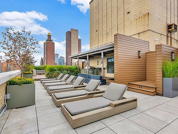 4th image of 407 Park Ave Penthouse E