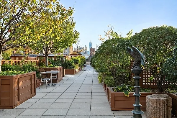 Rented by Mirador Real Estate | media 25