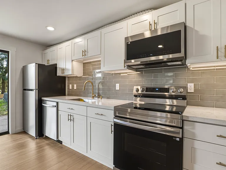 1366 SE High Ridge Ct — Photo 17