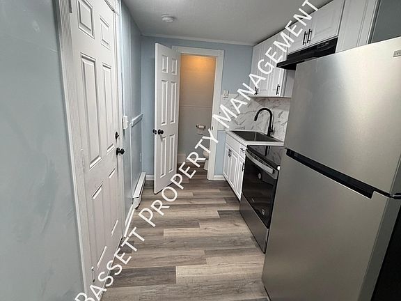 5th image of 452 East St Rear 1