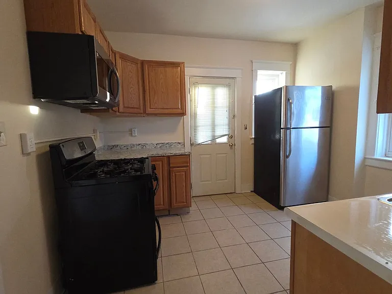 830 Media St — Photo 6