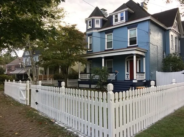 884 Thorn St, Sewickley, PA 15143