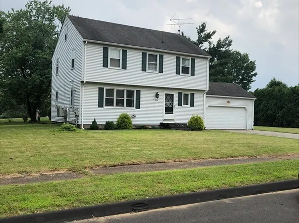 30 Bradford Dr, Feeding Hills, MA 01030