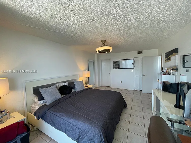 555 NE 15th St #33H — Photo 15
