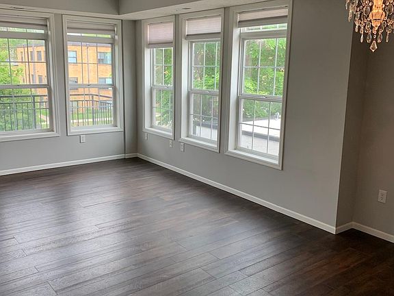 2nd image of 605 Snelling Ave S Unit 209