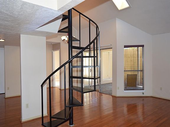 4th image of 5019 Autumn Forest Dr