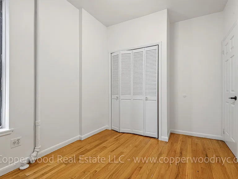 402 E 78th St #15 — Photo 5