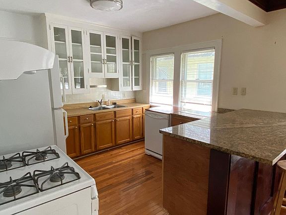 4th image of 2165 Rexwood Rd #2