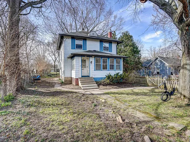 513 Troy Dr — Photo 1