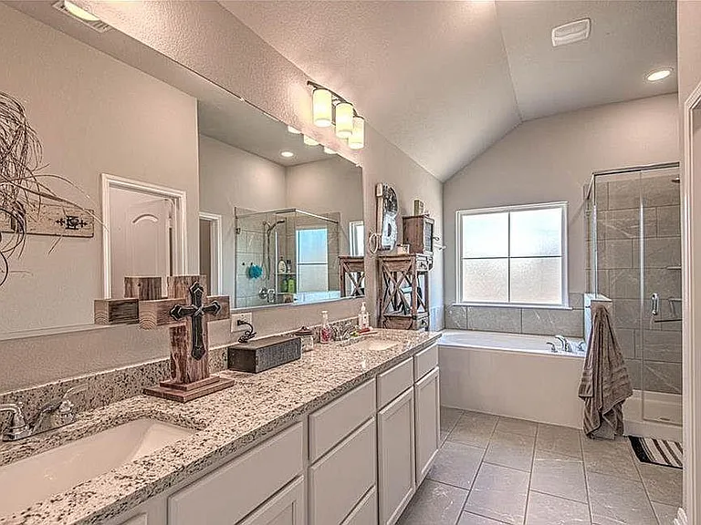 802 Fallbrook Dr — Photo 11