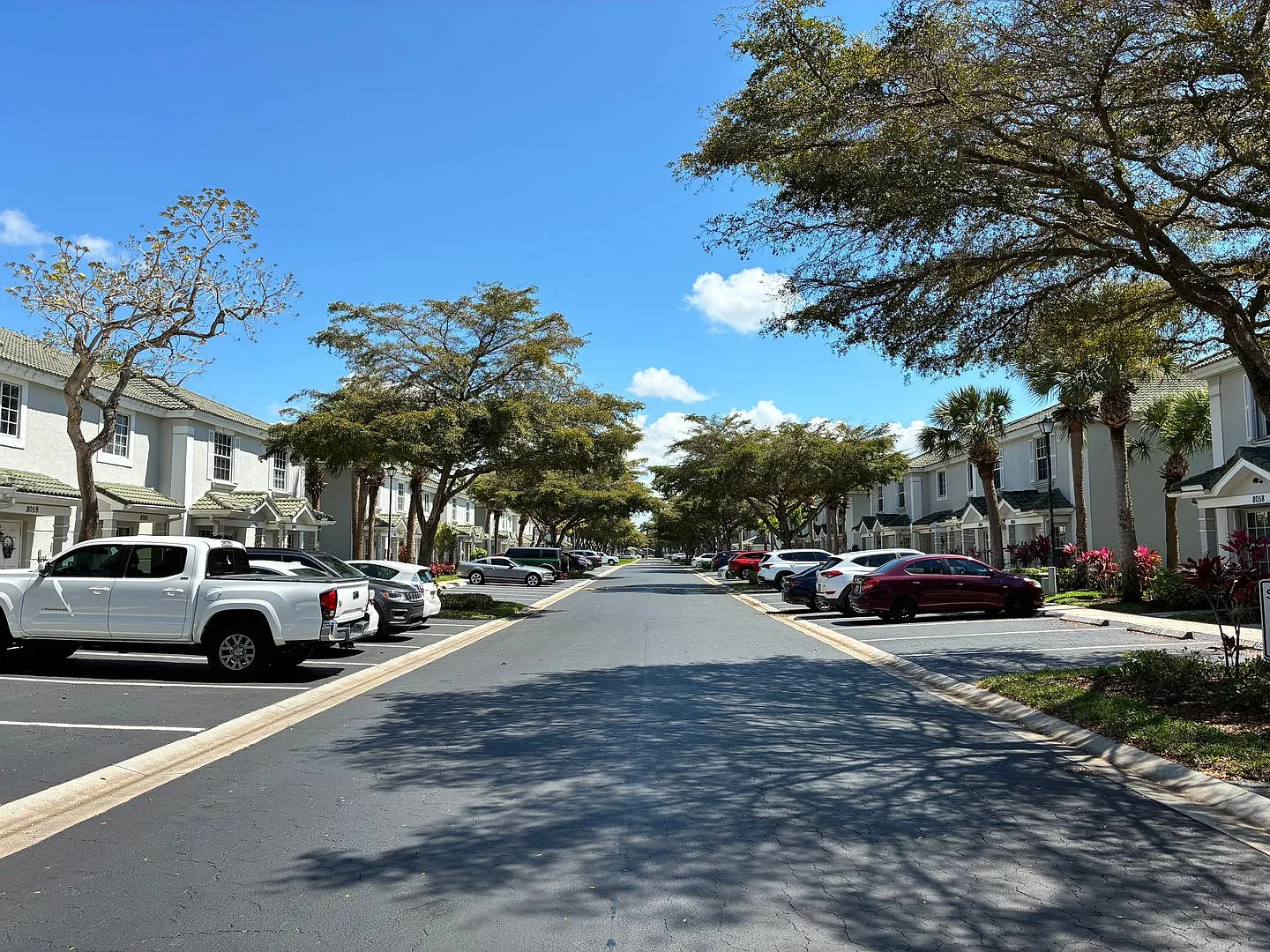 2 Bed, 2.5 Bath Townhome $500 OFF Your First Month's Rent! — Photo 4