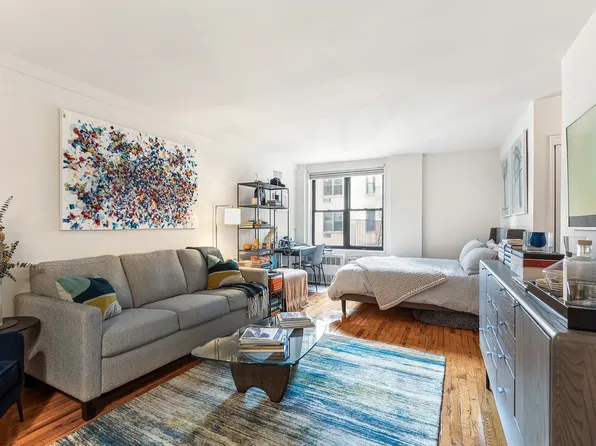 165 Christopher St APT 5B, New York, NY 10014