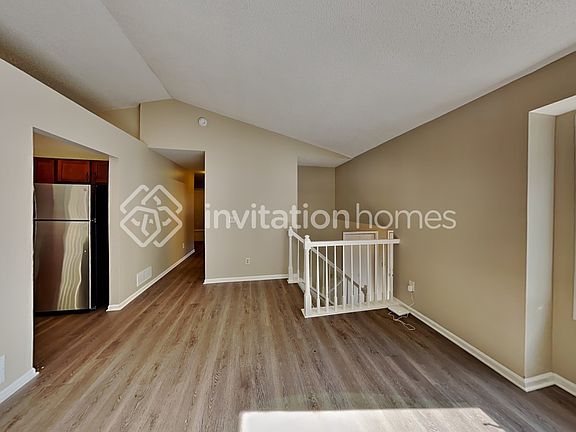 4th image of 2353 Dahl Ave E