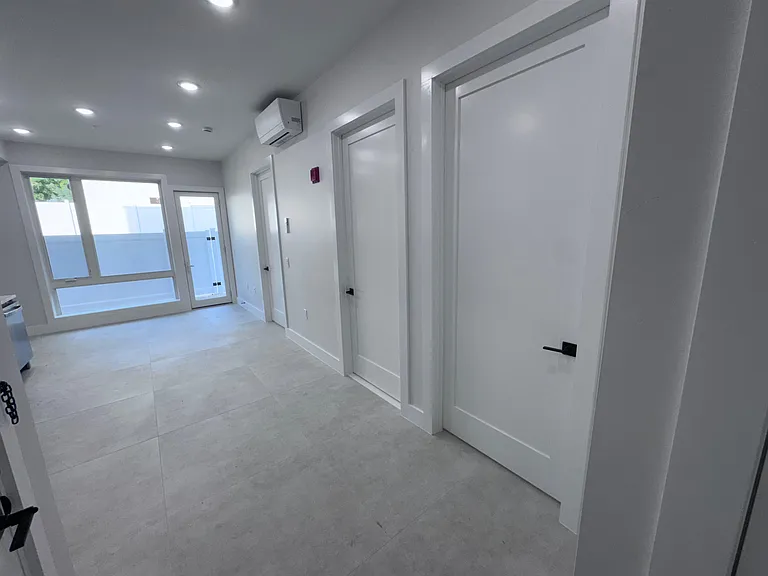 40 Lembeck Ave #105A — Photo 9