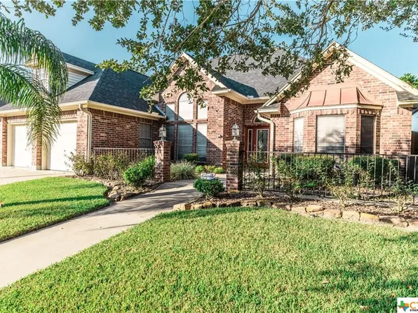 206 Summerwind Dr, Victoria, TX 77904