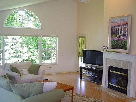 2nd image of 9196 Willowbrook Ct