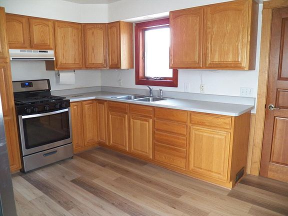 2nd image of 3606 Division STREET