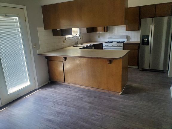 4th image of 12314 E 26th Ave