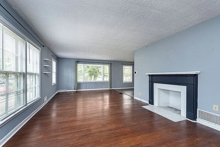 2 bed, 2.0 bath, 1352 sqft, $1,675 — Photo 3