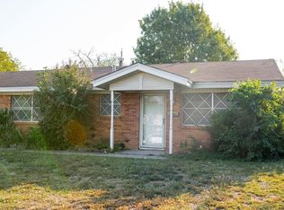824 N Crosby Ave, White Settlement, TX 76108