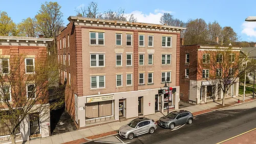 425 N Main St Photo 1