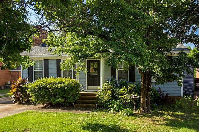 1st image of 2454 Riverlook Dr