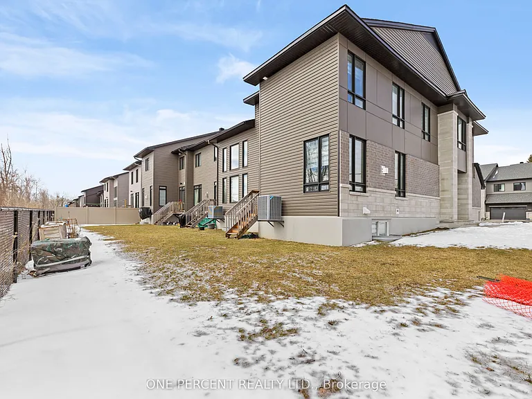 238 Bristol Cres — Photo 34