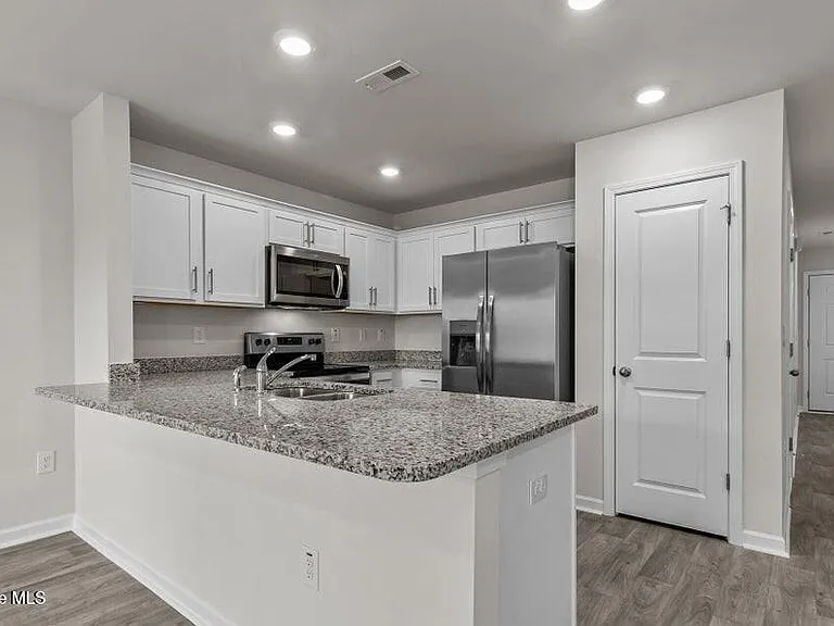 2305 Gracie Ln — Photo 7