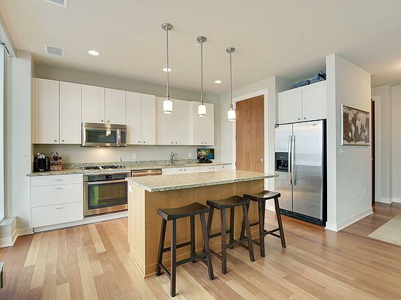 3rd image of 3209 Galleria Unit 907