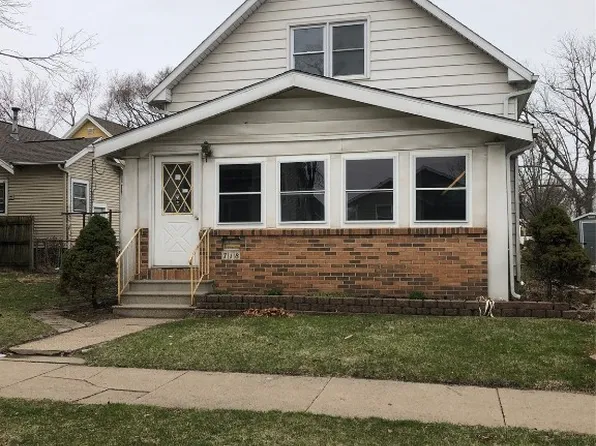 718 8th St SW, Cedar Rapids, IA 52404