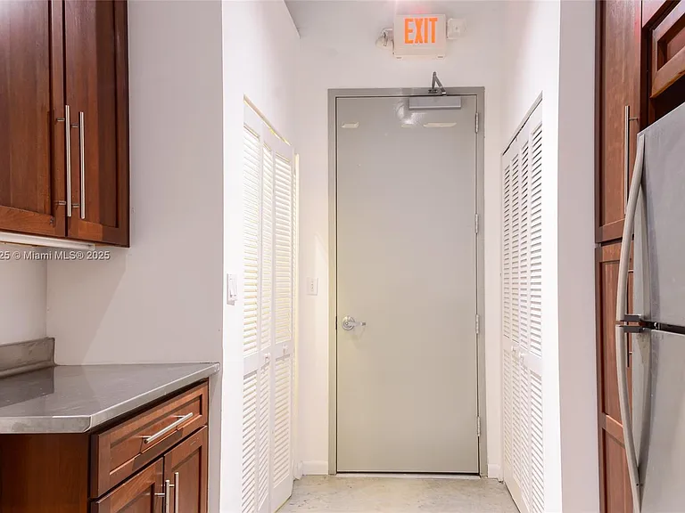 250 NW 23rd St #308 — Photo 4