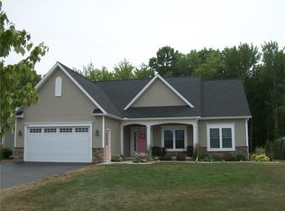 275 Dove Tree Ln, Rochester, NY 14626