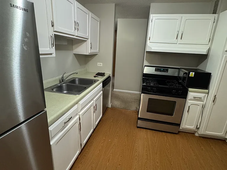 2201 S Stewart Ave — Photo 1