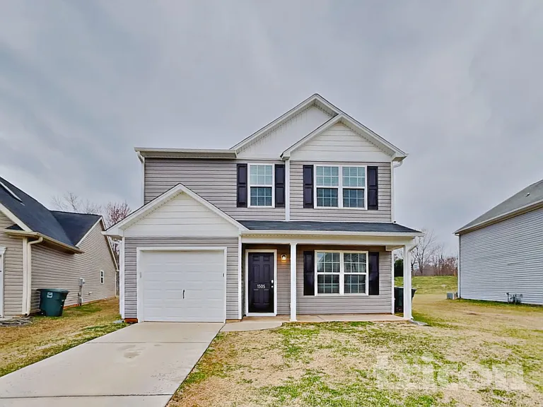 1505 Hamilton Hills Dr — Photo 2
