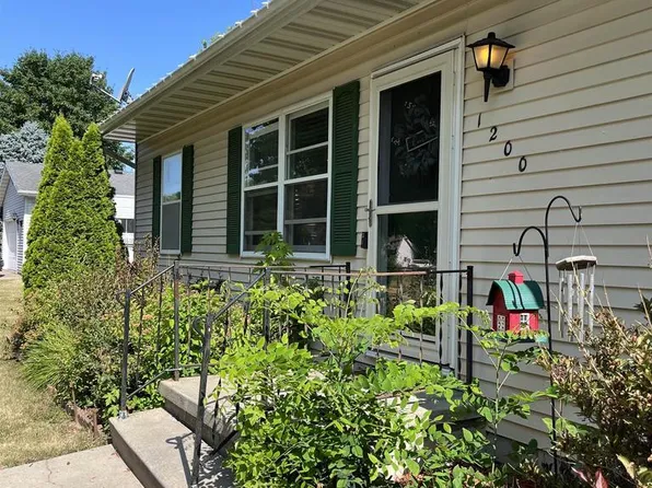 1200 Victoria Circle, Baraboo, WI 53913