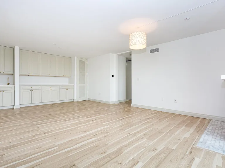4082 Albatross St #11 — Photo 7