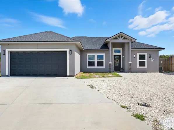 707 Starboard Ct, Aransas Pass, TX 78336