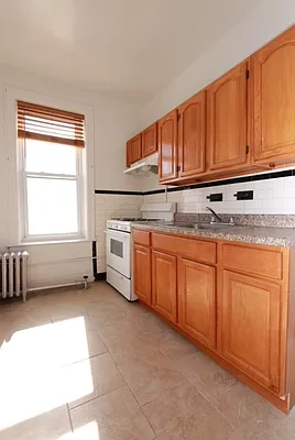 Rented by Velsor Realty | media 14