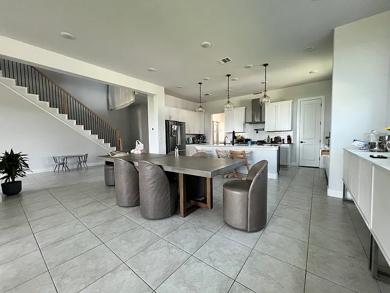 472 Cortaro Dr — Photo 9