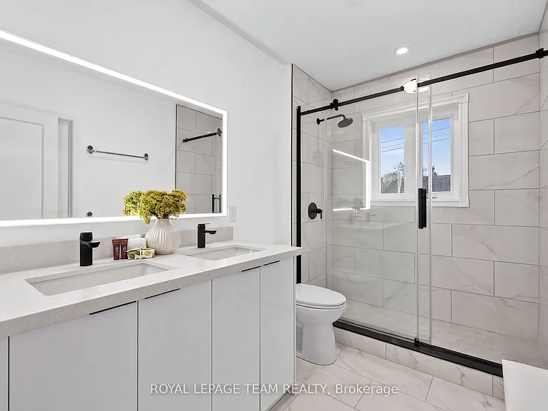 131 Acacia Ave — Photo 25