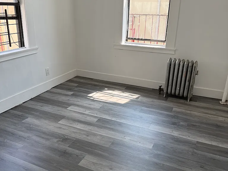 3942 Barnes Ave #2R — Photo 6