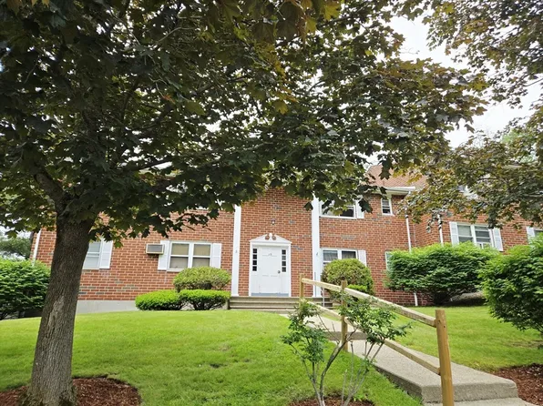 119 Litchfield Pines Dr APT C, Leominster, MA 01453