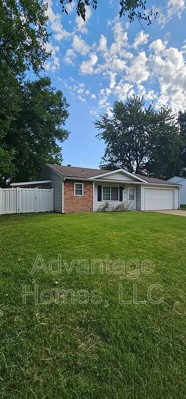 2 bed, 1.5 bath, 1056 sqft, $1,850 — Photo 2