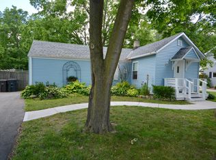 851 Armour Rd, Oconomowoc, WI 53066